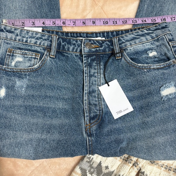 TNR High Rise Crop The Mom Jean Sz 30 Distressed Blue - Picture 8 of 8